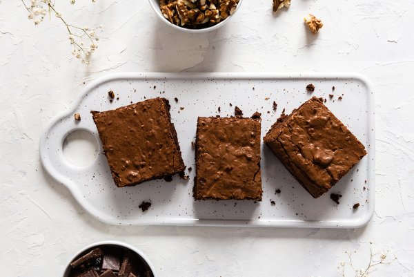 21 Desserts Under 100 Calories | If you're looking for quick, easy, and healthy desserts that won't ruin your weight loss goals, we've curated the best of the best! This collection includes recipes for people who follow a vegan, keto, and/or gluten-free diet, with tons of guilt free, sugar free, low calorie desserts to choose from. Whether you prefer chocolate, peanut butter, strawberry, or banana desserts, cookies, muffins, brownies, cheesecake, or ice cream, we've got something for everyone!
