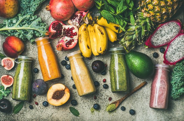 30 Detox Smoothie Recipes for Weight Loss | If fat burning and a flat belly are on your mind, you might be looking for cleanses you can do to detox your colon and liver, boost your immune system, clear your skin, and reset your body and mind. While juice cleanses can be helpful, they often leave you feeling weak and hungry. Smoothies feel more like meal replacements and offer a simple way to boost your metabolism. #detox #smoothiedetox #smoothiecleanse #3daydetox #3daydetoxplan #flatbelly